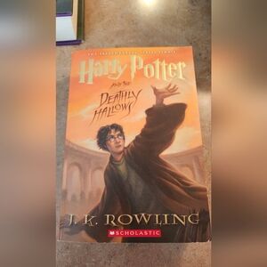 Scholastic Harry Potter and the Deathly Hallows - Orange and Brown Cover